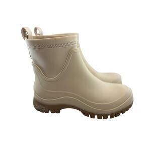 Sam Edelman Louisa 6M Rain Boot Ivory Maple Lug Sole Modern Chic Outdoor Style
